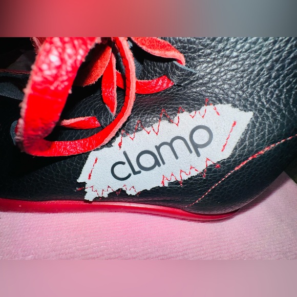 AUTHENTIC CLAMP SUEDE LEATHER Black and Red Lace-Up Shoes

SIZE 37 - Picture 5 of 11